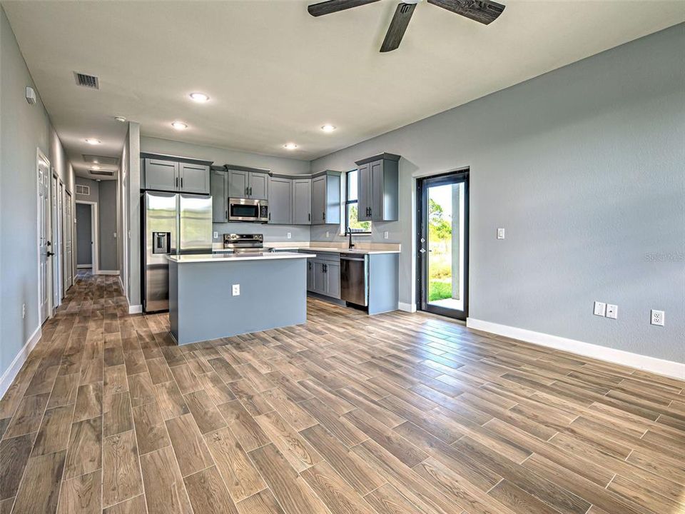 For Sale: $499,000 (6 beds, 0 baths, 2252 Square Feet)