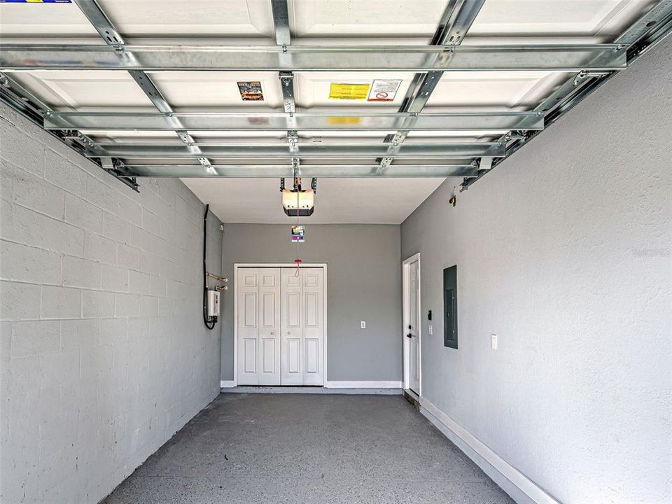 For Sale: $499,000 (6 beds, 0 baths, 2252 Square Feet)