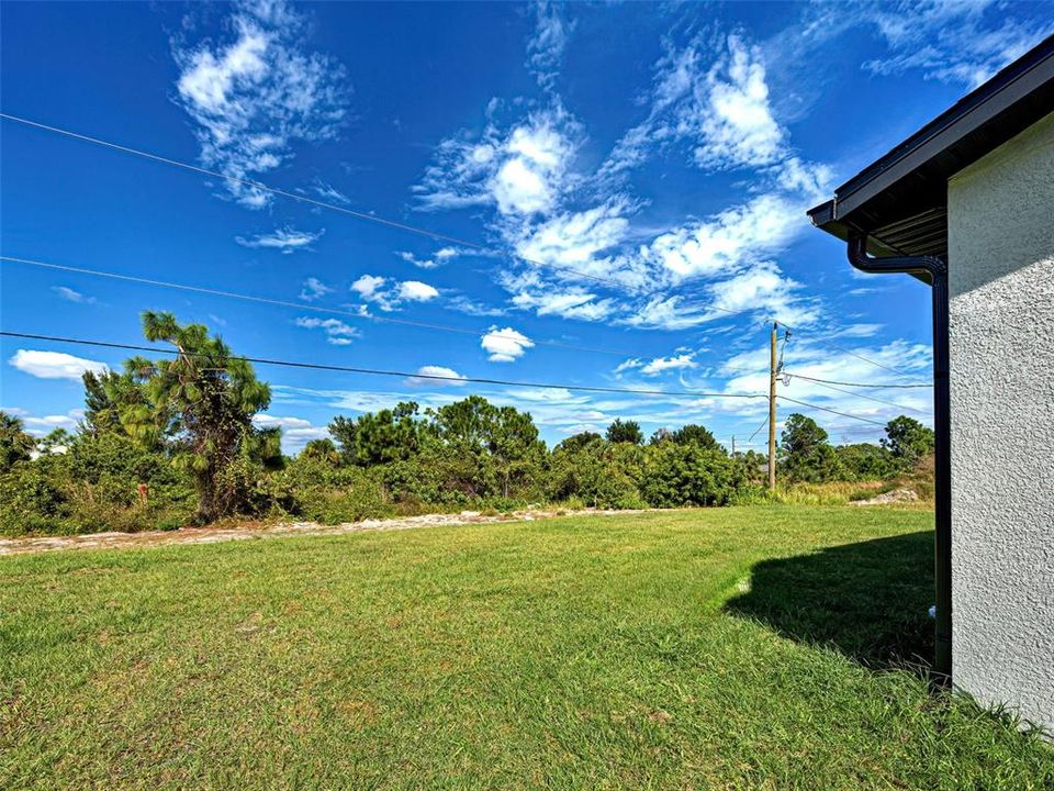 For Sale: $499,000 (6 beds, 0 baths, 2252 Square Feet)