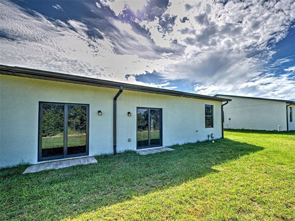 For Sale: $499,000 (6 beds, 0 baths, 2252 Square Feet)