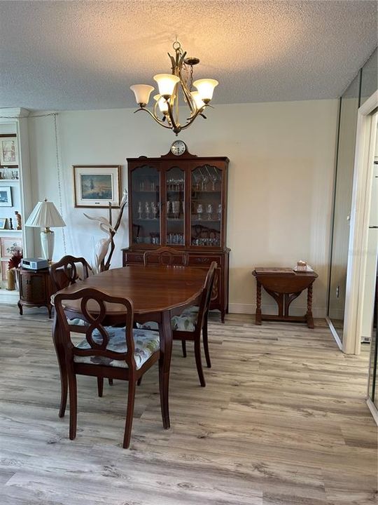 出租: $3,500 (2 贝兹, 2 浴室, 1050 平方英尺)