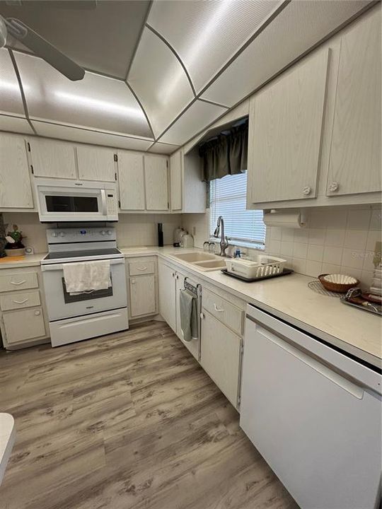 出租: $3,500 (2 贝兹, 2 浴室, 1050 平方英尺)