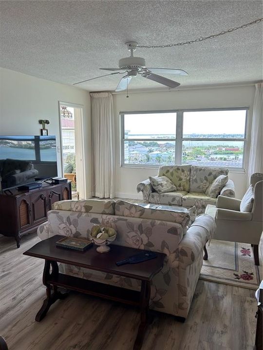 出租: $3,500 (2 贝兹, 2 浴室, 1050 平方英尺)