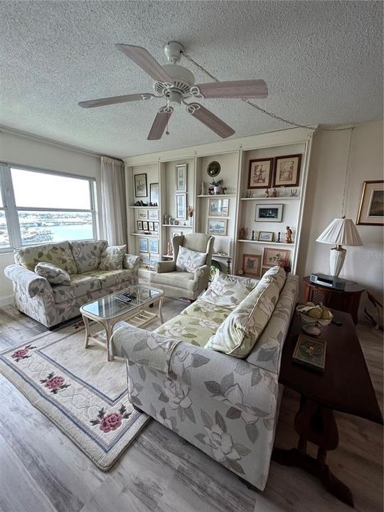 出租: $3,500 (2 贝兹, 2 浴室, 1050 平方英尺)