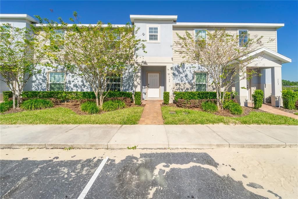 For Rent: $1,800 (3 beds, 2 baths, 1606 Square Feet)