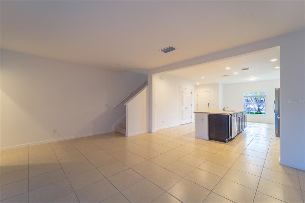 For Rent: $1,800 (3 beds, 2 baths, 1606 Square Feet)