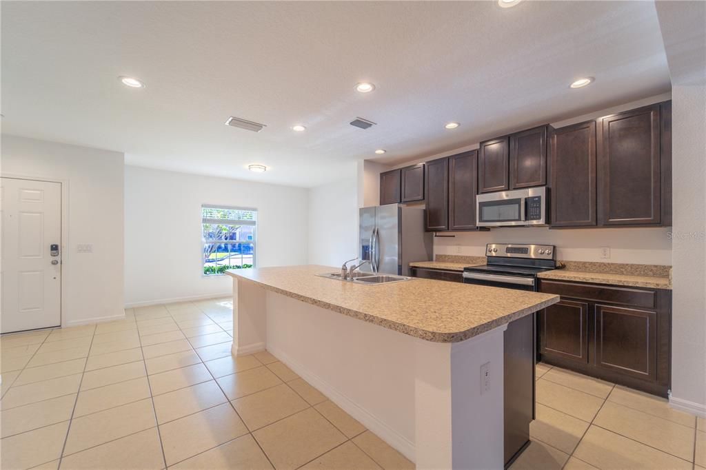 For Rent: $1,800 (3 beds, 2 baths, 1606 Square Feet)