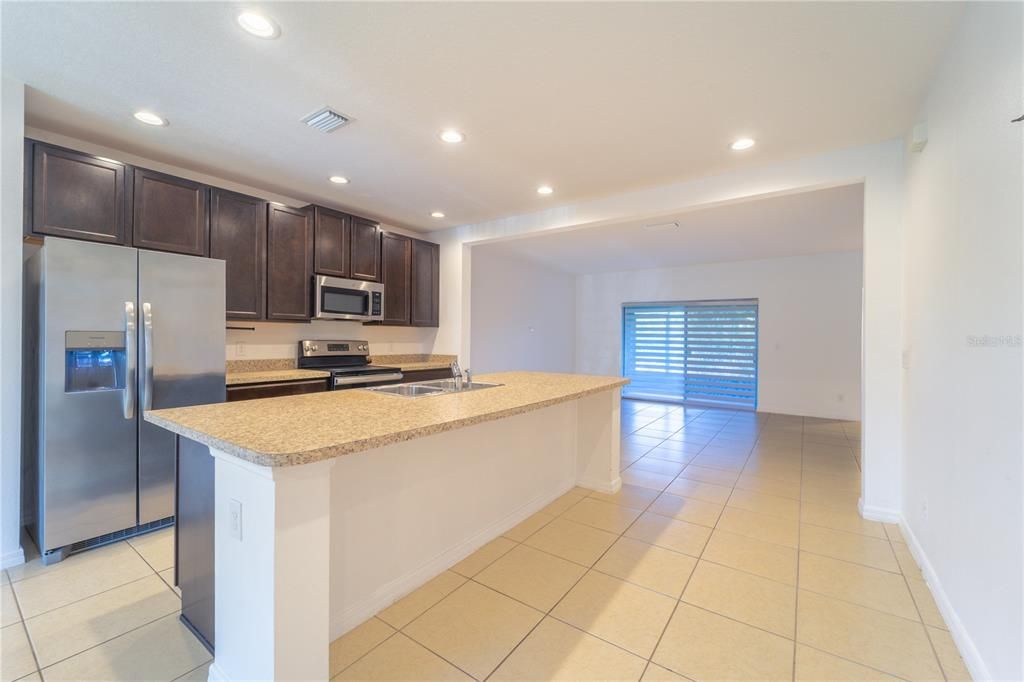 For Rent: $1,800 (3 beds, 2 baths, 1606 Square Feet)