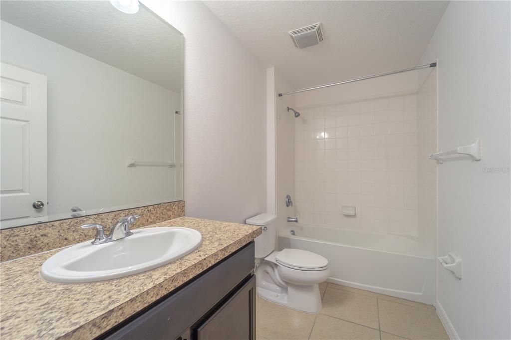 For Rent: $1,800 (3 beds, 2 baths, 1606 Square Feet)