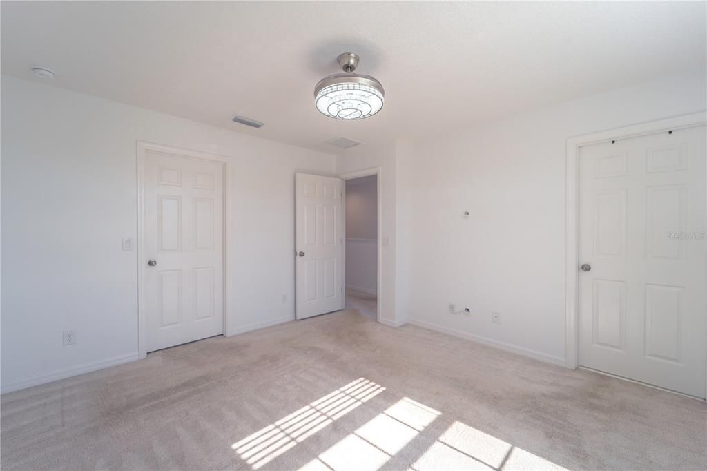 For Rent: $1,800 (3 beds, 2 baths, 1606 Square Feet)