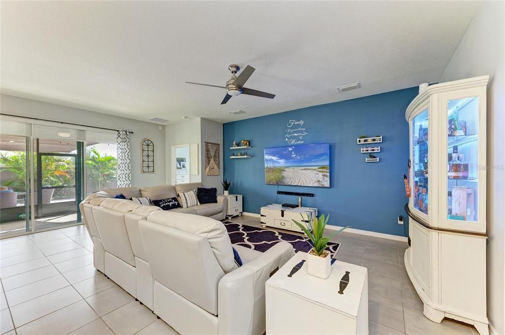 Active With Contract: $325,000 (4 beds, 2 baths, 2035 Square Feet)
