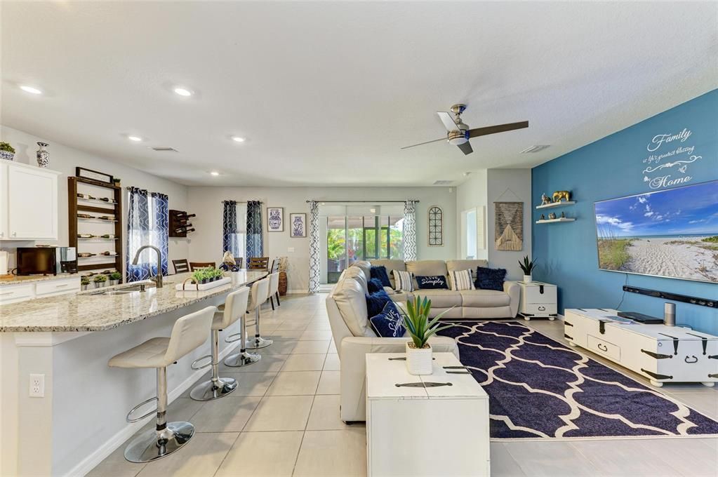 Active With Contract: $325,000 (4 beds, 2 baths, 2035 Square Feet)