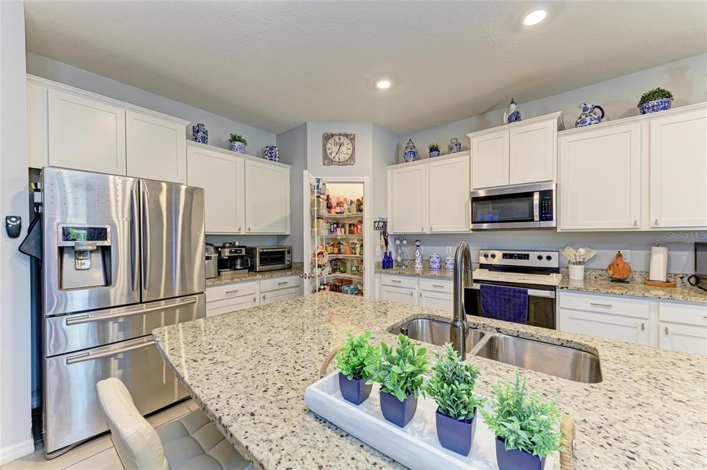 Active With Contract: $325,000 (4 beds, 2 baths, 2035 Square Feet)