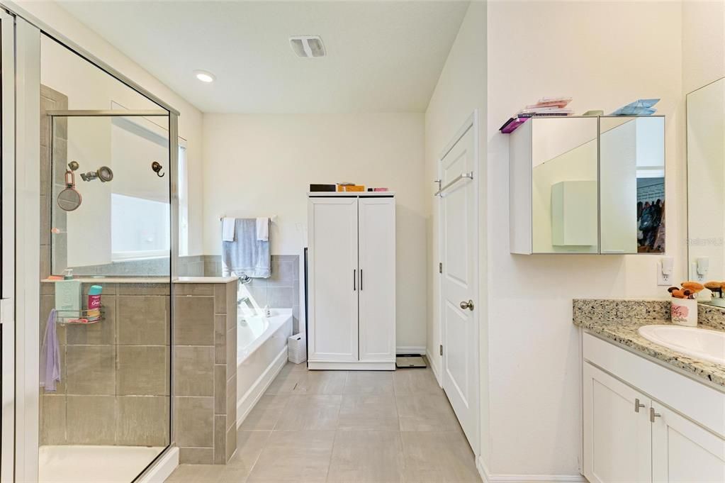 Active With Contract: $325,000 (4 beds, 2 baths, 2035 Square Feet)