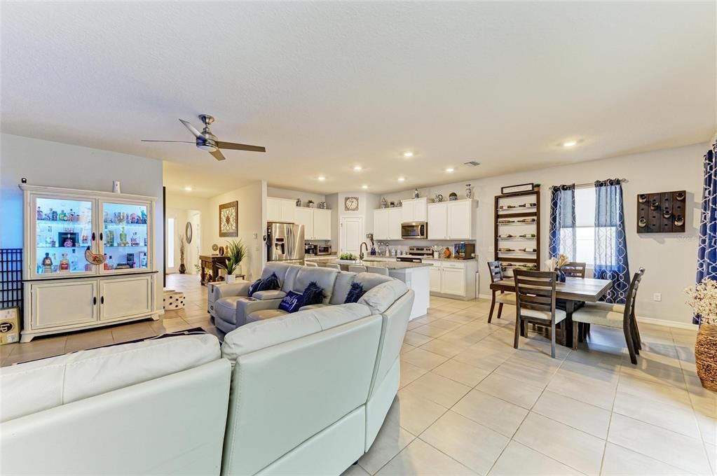 Active With Contract: $325,000 (4 beds, 2 baths, 2035 Square Feet)