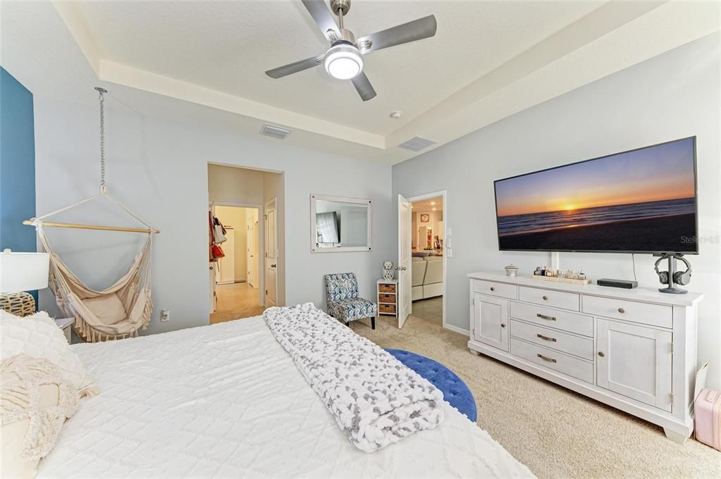 Active With Contract: $325,000 (4 beds, 2 baths, 2035 Square Feet)