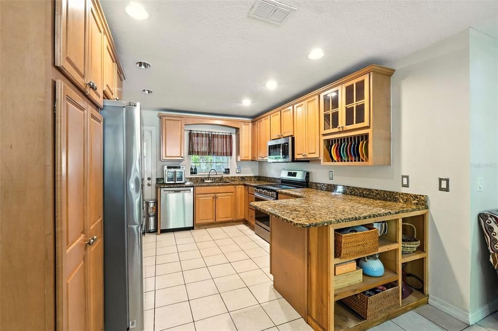 Active With Contract: $499,900 (4 beds, 2 baths, 1849 Square Feet)