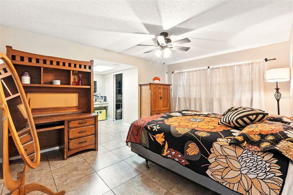 Active With Contract: $499,900 (4 beds, 2 baths, 1849 Square Feet)