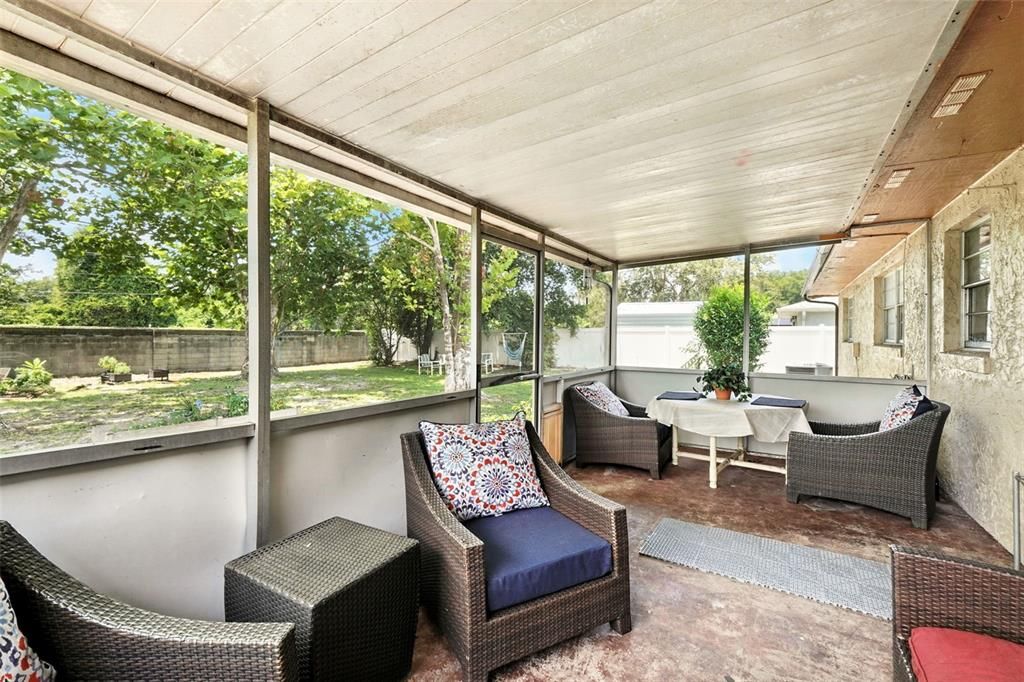 Active With Contract: $499,900 (4 beds, 2 baths, 1849 Square Feet)