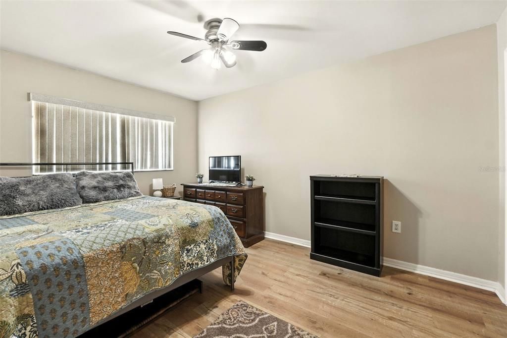 Active With Contract: $499,900 (4 beds, 2 baths, 1849 Square Feet)