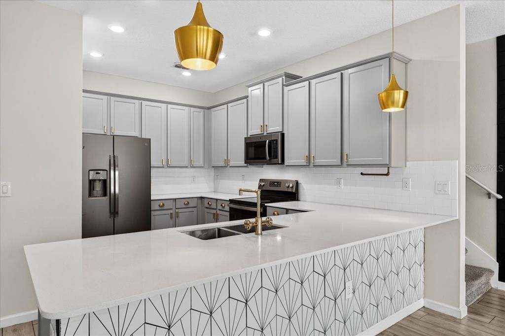 Active With Contract: $334,990 (3 beds, 2 baths, 1741 Square Feet)