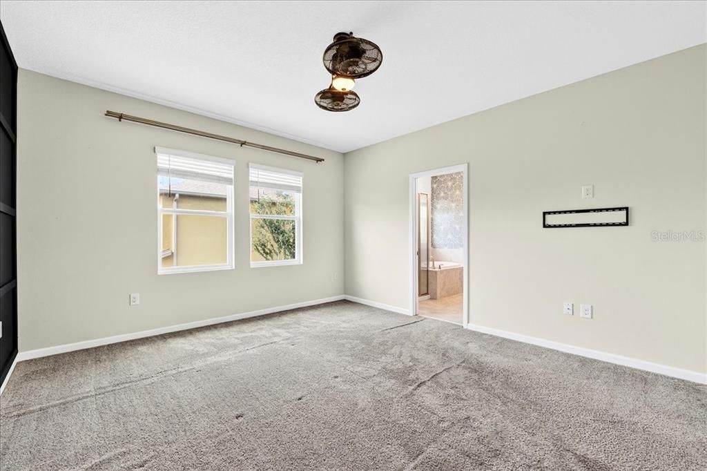 Active With Contract: $334,990 (3 beds, 2 baths, 1741 Square Feet)