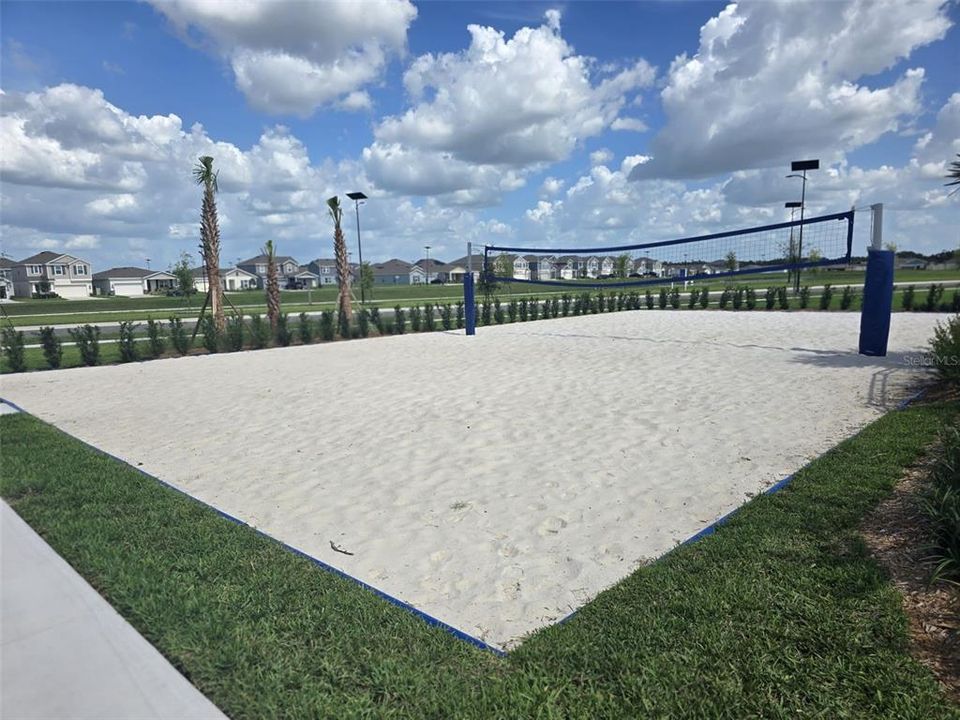 For Rent: $2,100 (4 beds, 2 baths, 1879 Square Feet)