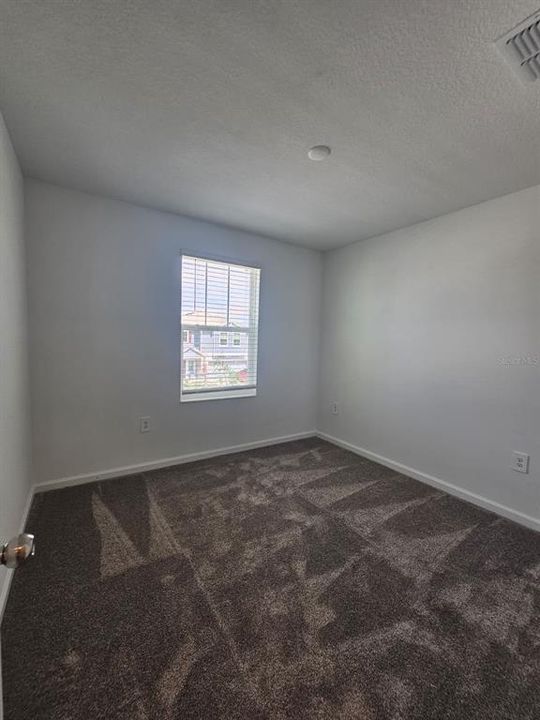 For Rent: $2,100 (4 beds, 2 baths, 1879 Square Feet)