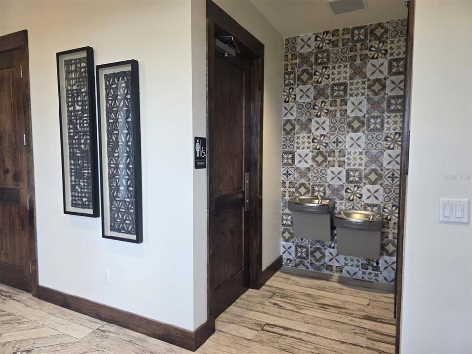 For Rent: $2,100 (4 beds, 2 baths, 1879 Square Feet)