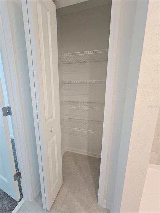 For Rent: $2,100 (4 beds, 2 baths, 1879 Square Feet)