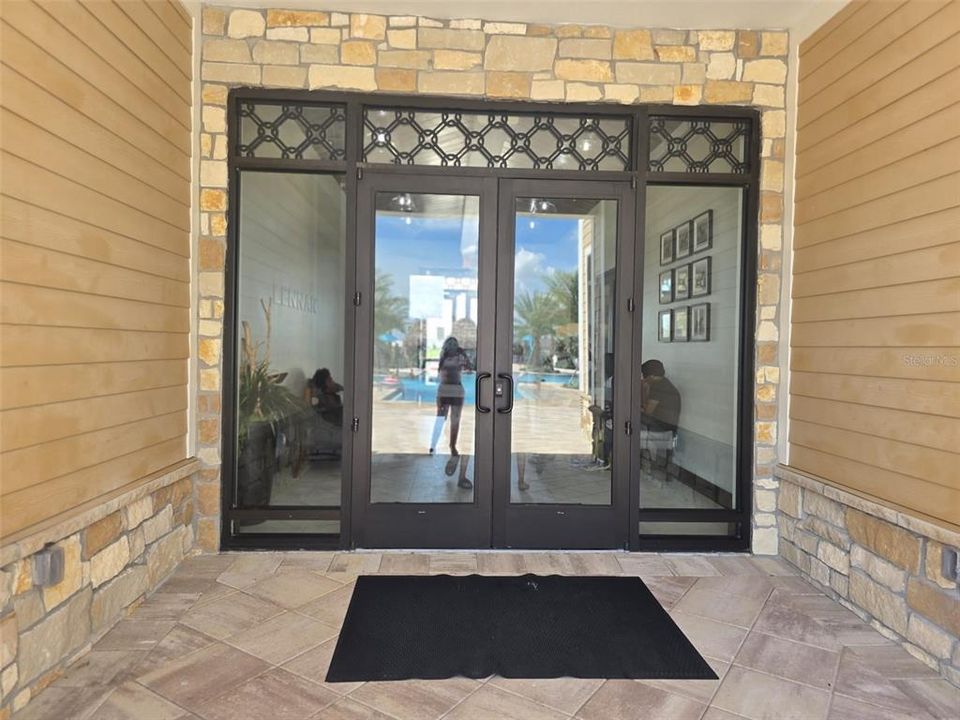 For Rent: $2,100 (4 beds, 2 baths, 1879 Square Feet)