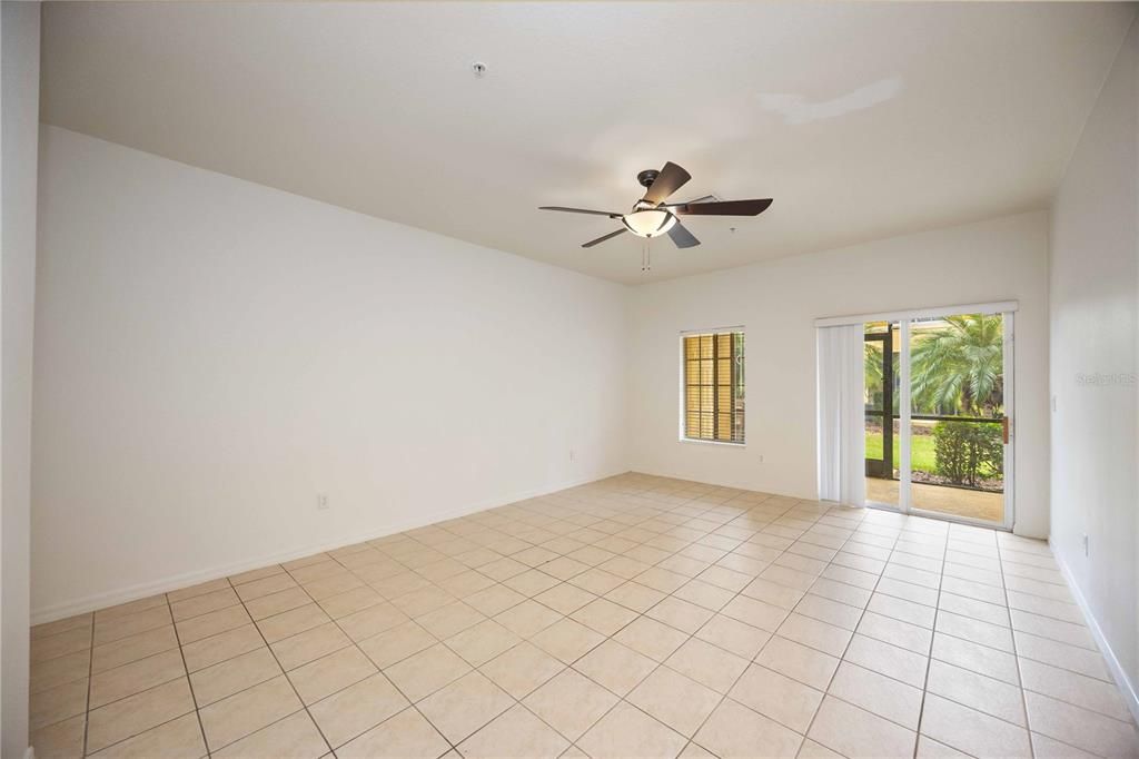 На продажу: $217,900 (2 спален, 2 ванн, 1539 Квадратных фут)