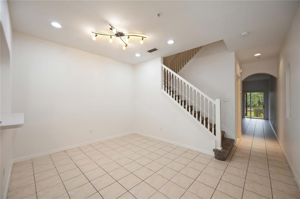 На продажу: $217,900 (2 спален, 2 ванн, 1539 Квадратных фут)