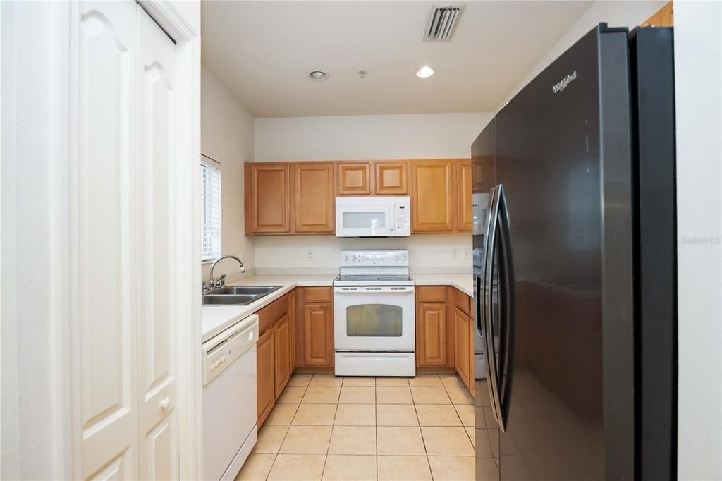 На продажу: $217,900 (2 спален, 2 ванн, 1539 Квадратных фут)