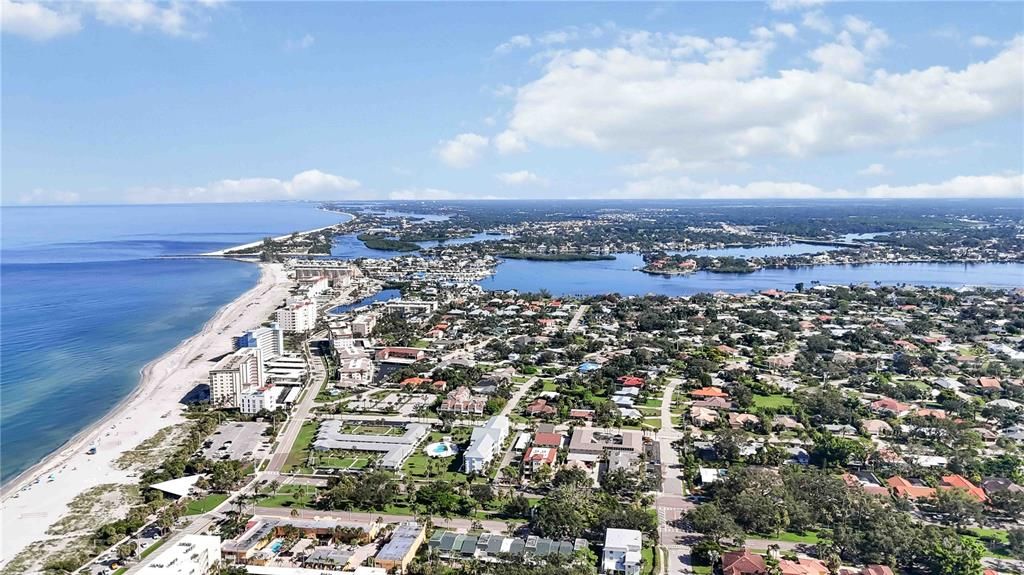 На продажу: $217,900 (2 спален, 2 ванн, 1539 Квадратных фут)