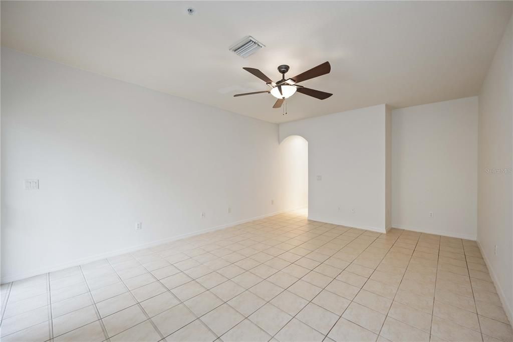 На продажу: $217,900 (2 спален, 2 ванн, 1539 Квадратных фут)