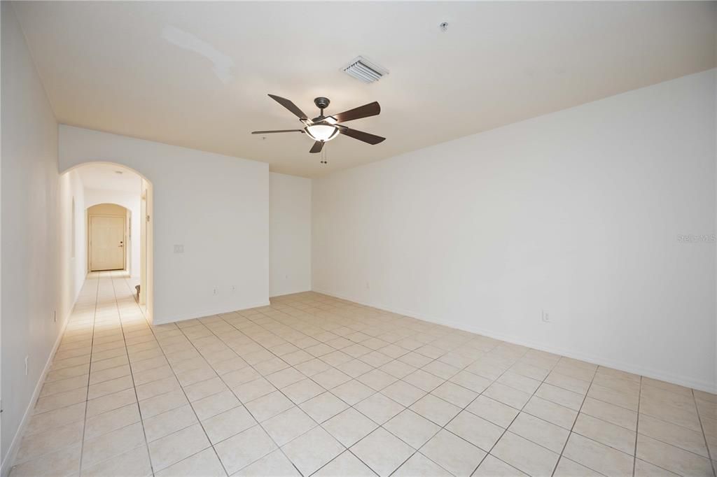 На продажу: $217,900 (2 спален, 2 ванн, 1539 Квадратных фут)