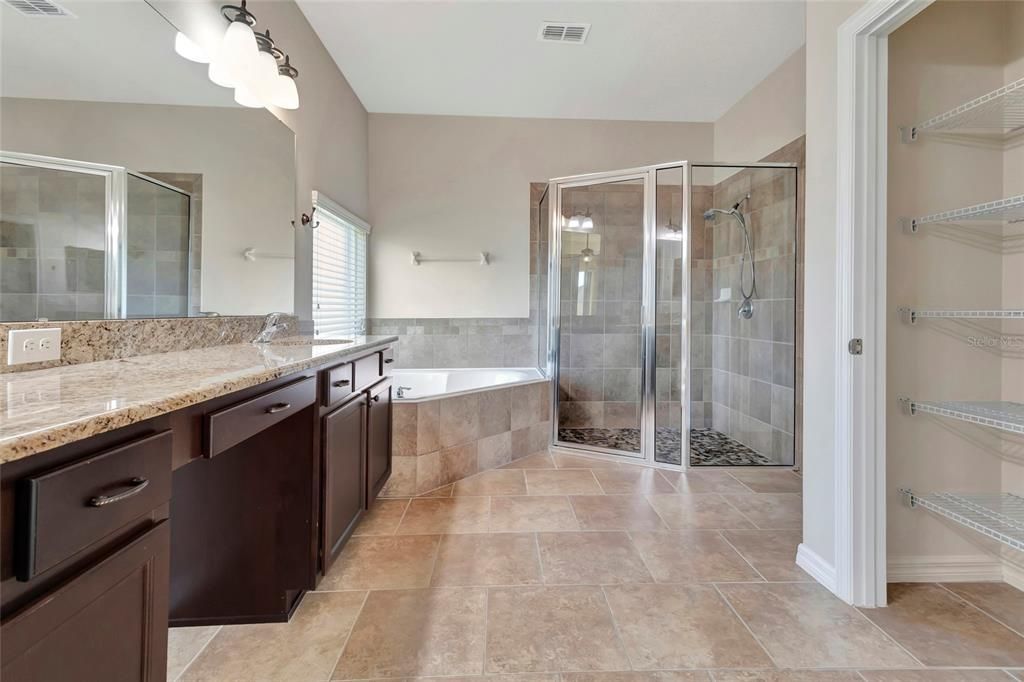 For Sale: $575,000 (4 beds, 3 baths, 2617 Square Feet)