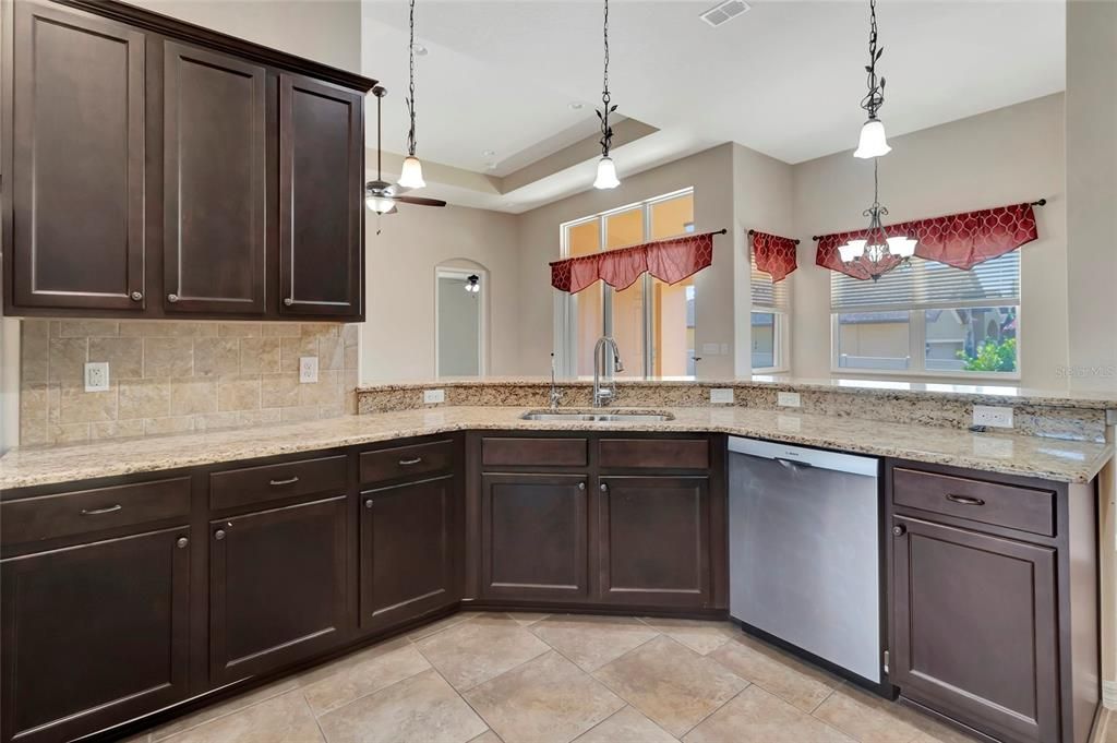 For Sale: $575,000 (4 beds, 3 baths, 2617 Square Feet)