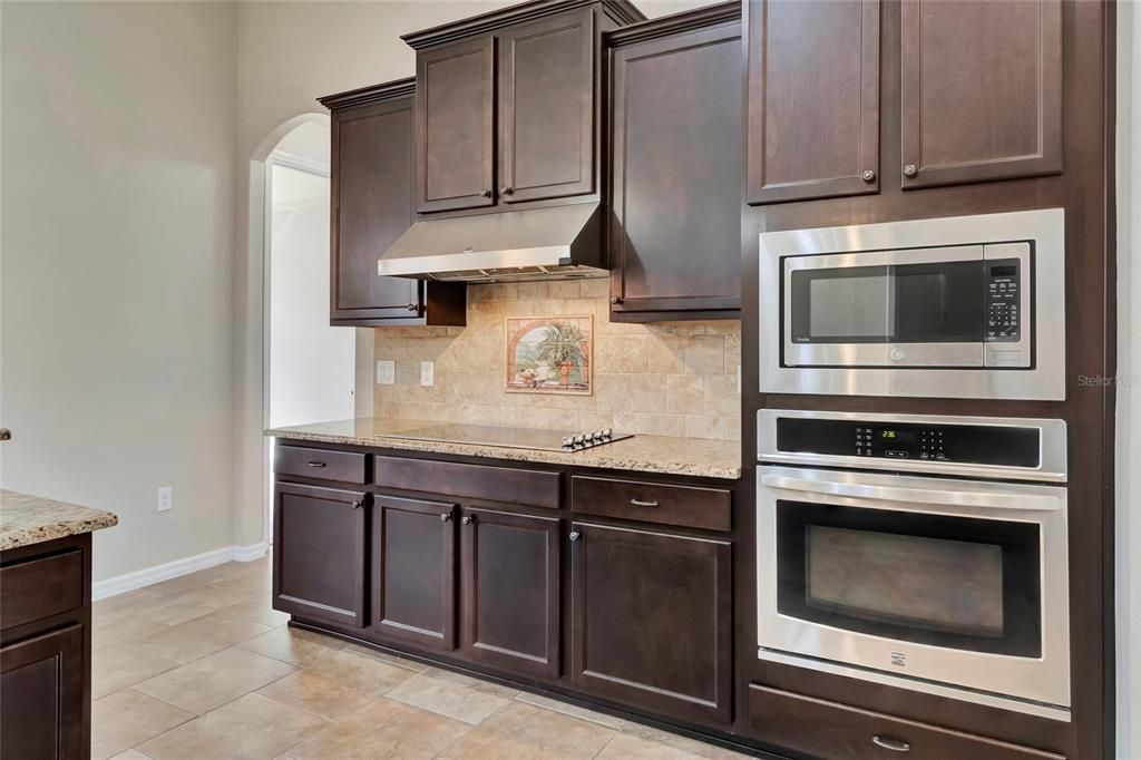 For Sale: $575,000 (4 beds, 3 baths, 2617 Square Feet)