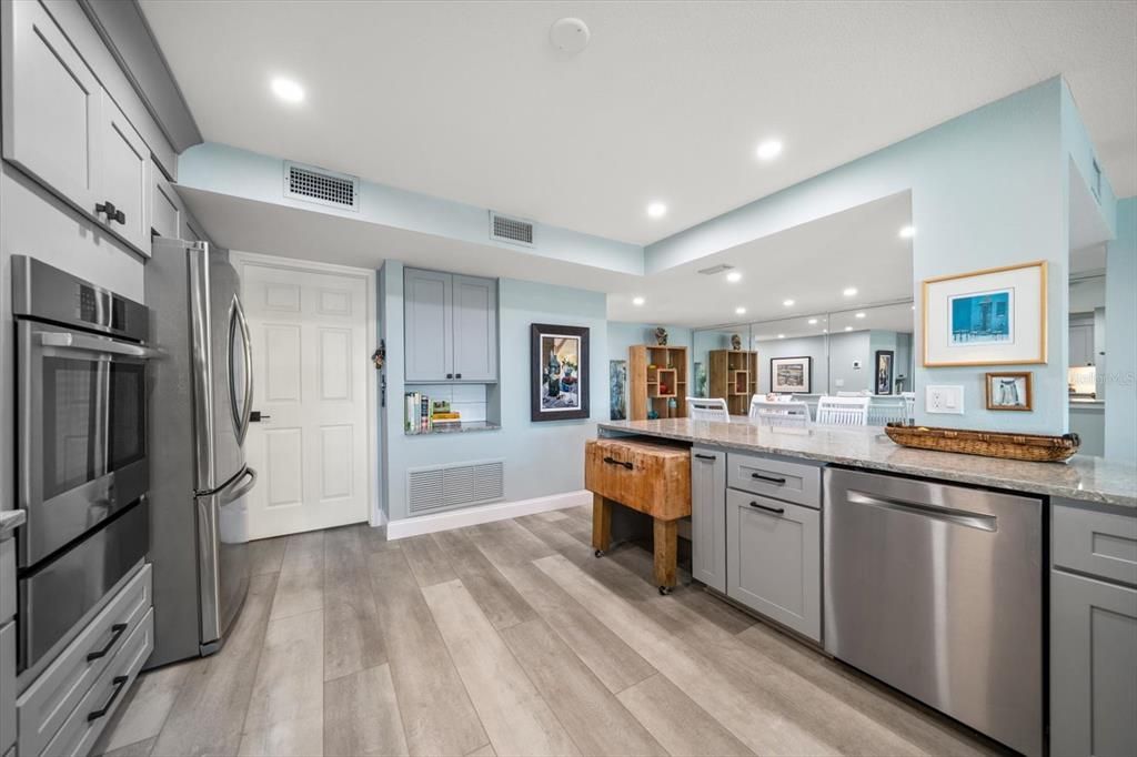 待售: $999,000 (3 贝兹, 3 浴室, 1772 平方英尺)