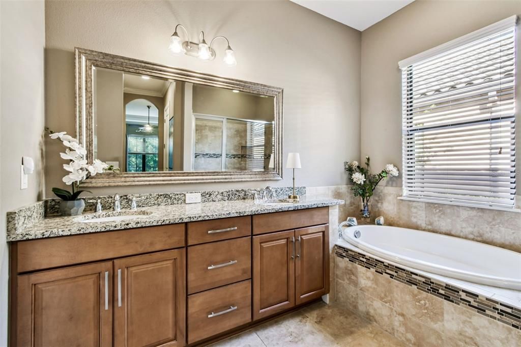 На продажу: $625,000 (3 спален, 2 ванн, 1874 Квадратных фут)