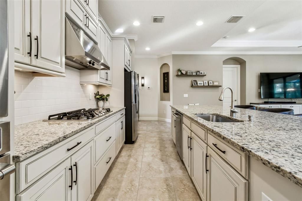 На продажу: $625,000 (3 спален, 2 ванн, 1874 Квадратных фут)