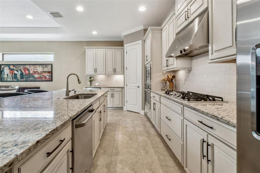 На продажу: $625,000 (3 спален, 2 ванн, 1874 Квадратных фут)