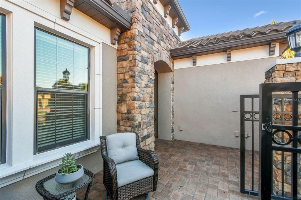 На продажу: $625,000 (3 спален, 2 ванн, 1874 Квадратных фут)