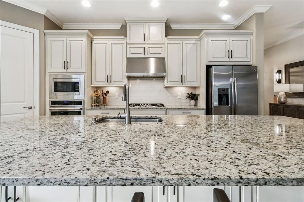 На продажу: $625,000 (3 спален, 2 ванн, 1874 Квадратных фут)