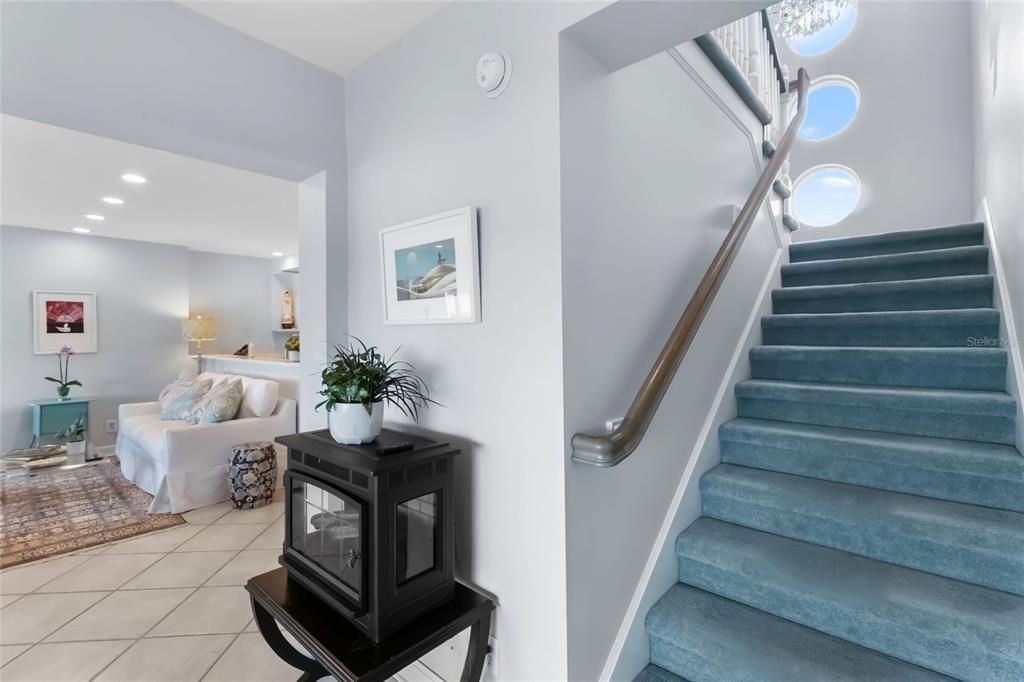 Active With Contract: $1,299,000 (2 beds, 3 baths, 1940 Square Feet)