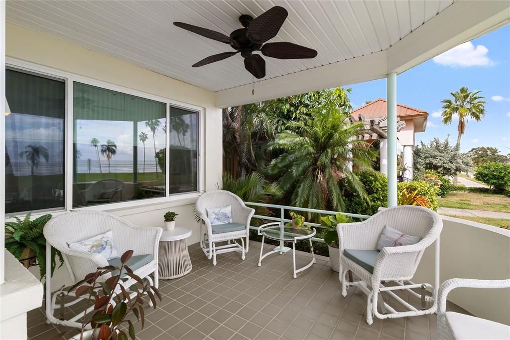 Active With Contract: $1,299,000 (2 beds, 3 baths, 1940 Square Feet)