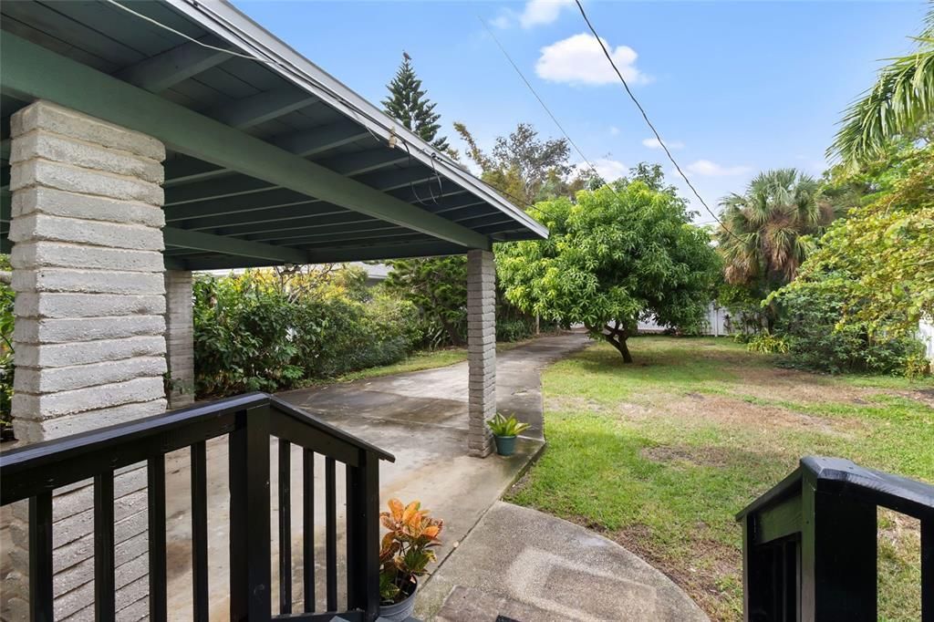 Active With Contract: $1,299,000 (2 beds, 3 baths, 1940 Square Feet)