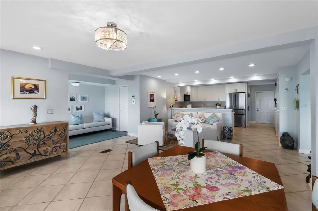 Active With Contract: $1,299,000 (2 beds, 3 baths, 1940 Square Feet)